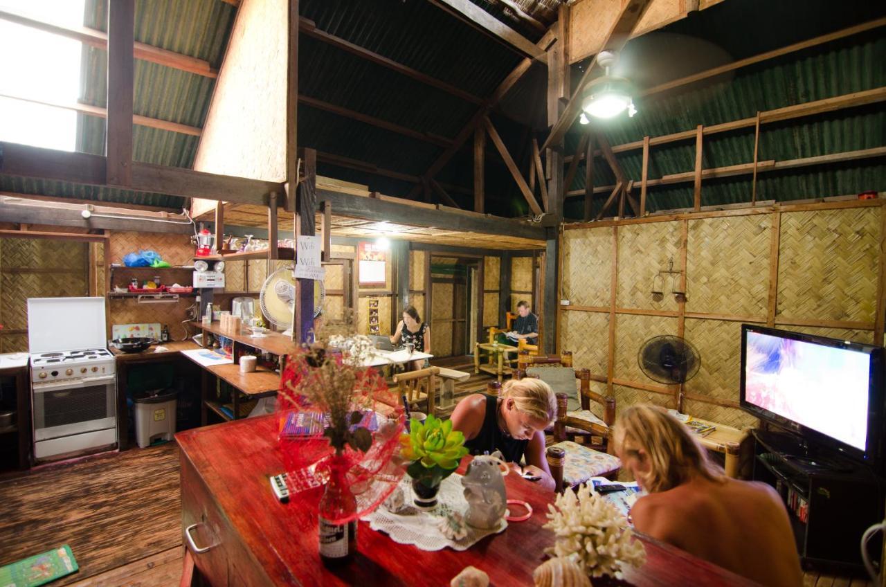 Coron Backpacker Guesthouse Exterior photo